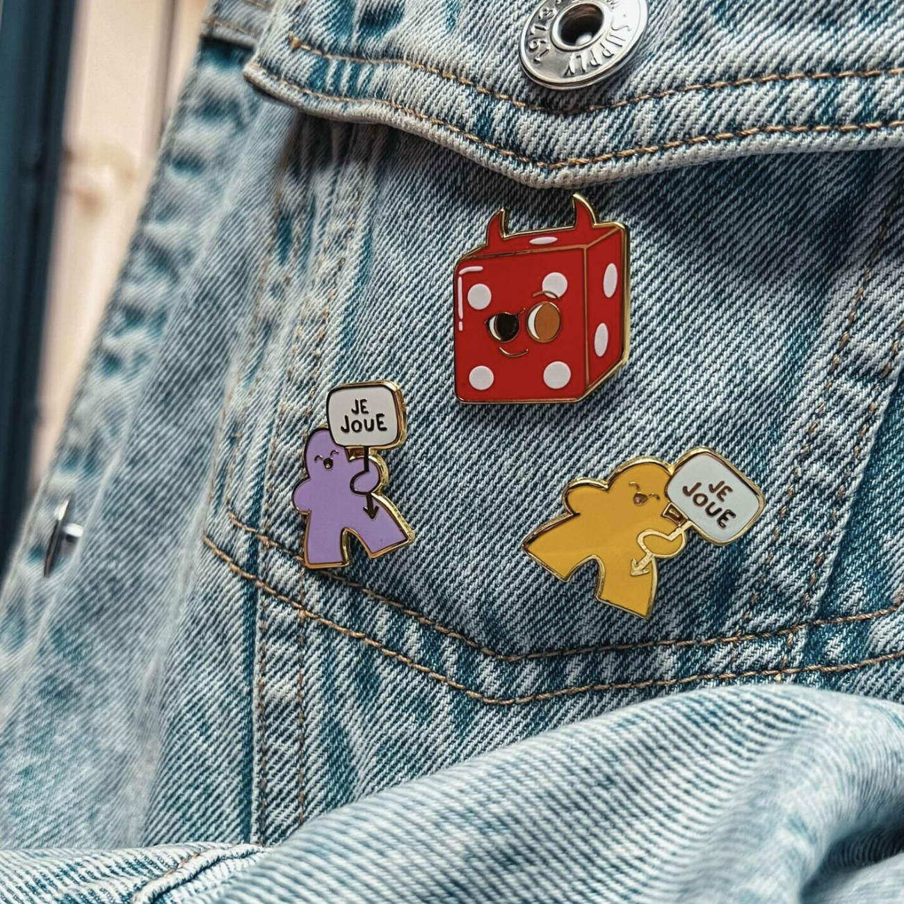 pin's cadeau joueurs grenier ludique
