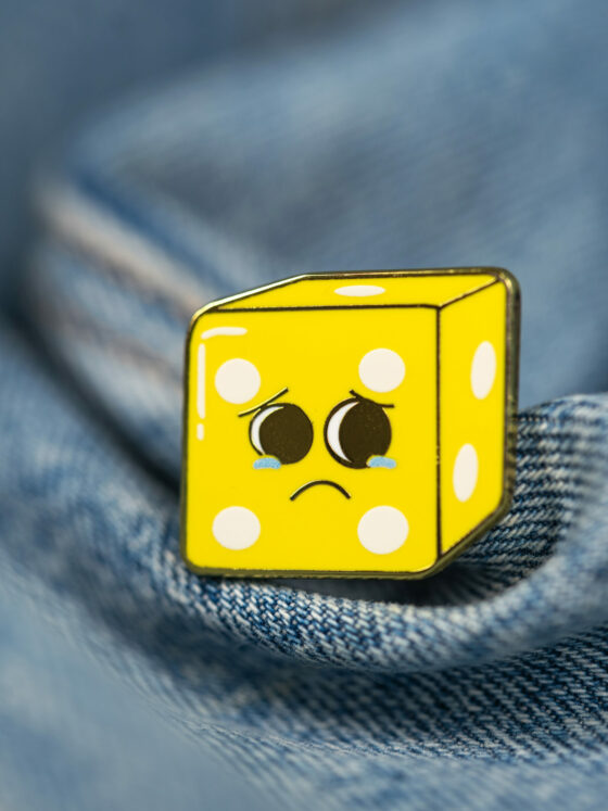 Pin's de Jeux de société Émaillé | 🟨 Le Dé Pité